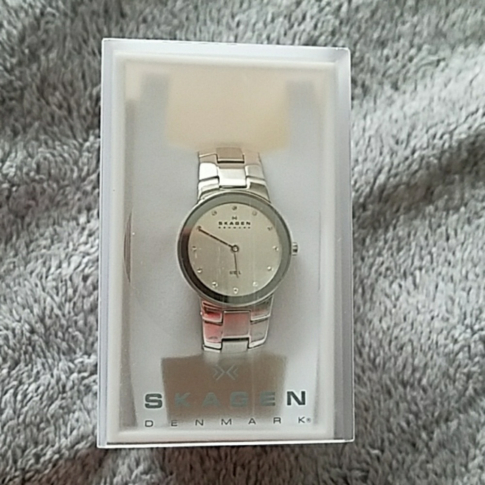 Womens watch (BOGO 50% OBO)